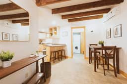 Upscale No-Stairs Carriage House by Forsyth