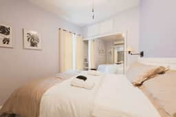 Elegant Forsyth Park Carriage House, Dog-Friendly