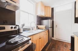 212 E Waldburg Unit B