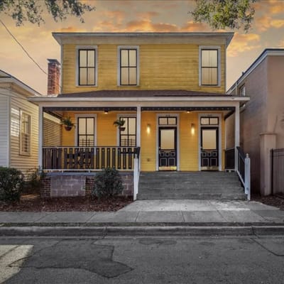 Yellow Pop on Starland | Sleeps 19 | Entire Duplex