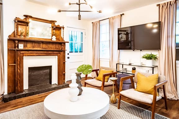 Massive 9BDR Courtyard Estate | Near Forsyth Park