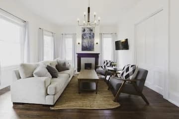 1111 Abercorn - Whole Unit